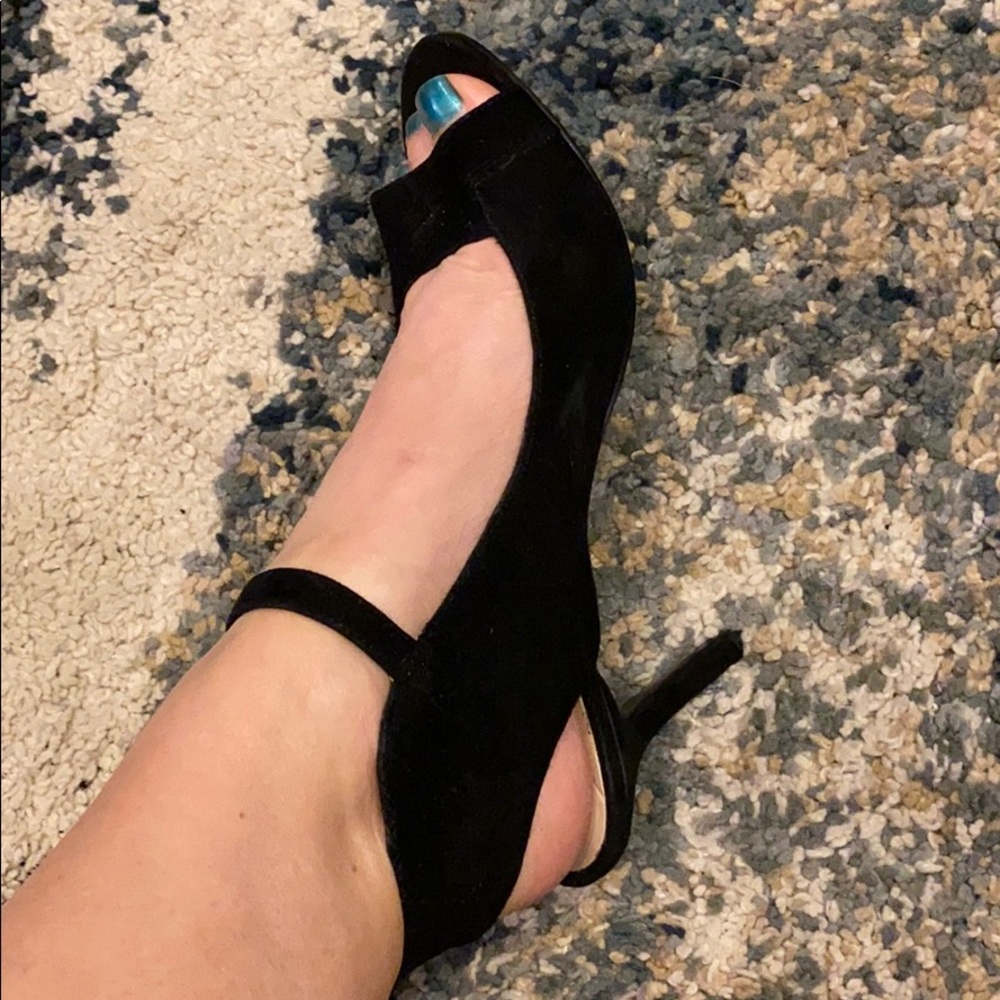 Black sandals size 7 leather suede